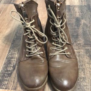 Pinky Brown Lace-Up Ankle Boots